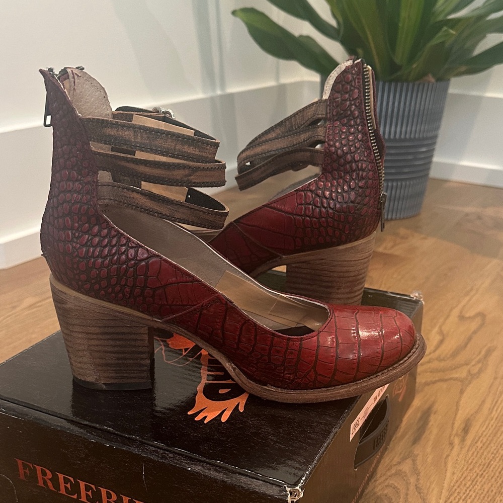 Freebird Randi— size 9